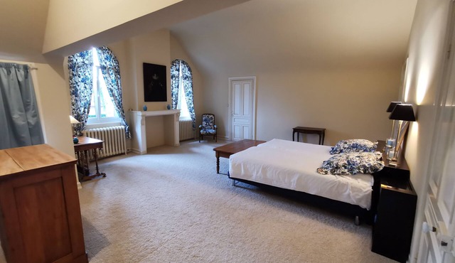 Charming property in the Parc Naturel des Caps, fireplace, summer kitchen .