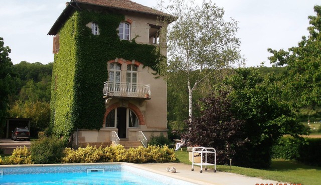 charming presbytery in Figeac