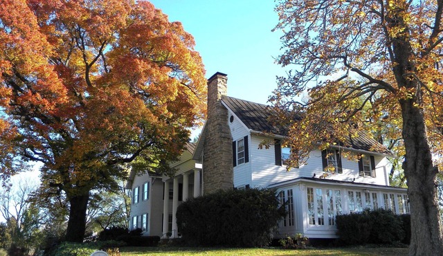 Charming Presidential Suite with full kitchen - The Inn at Black Horse Manor