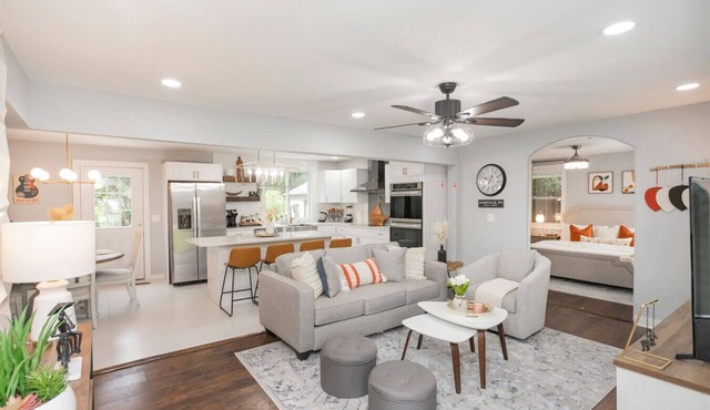 * Charming & Pristine * Renovated 3BR * Near DT!