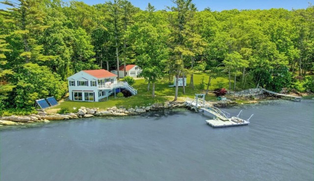 Charming, private, waterfront 3-bedroom cottage on Westport Island ME on 1 acre