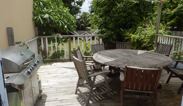 Charming, Private 3-Bedroom Cottage By The Bay