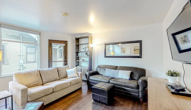 Charming private apartment in manito/sacred heart neighborhood.