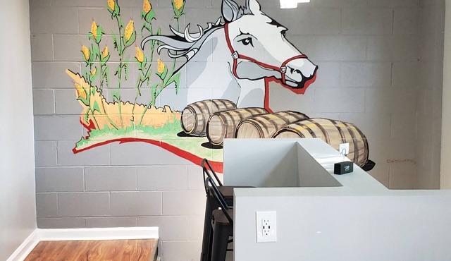 Charming Private Bungalow with EV Charger Near Downtown Louisville