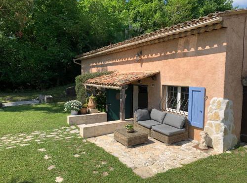 Charming Private Cottage with Garden & Parking in Bar-sur-Loup