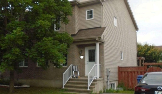 Charming private room for rent in Gatineau (Aylmer sector), near Ottawa.