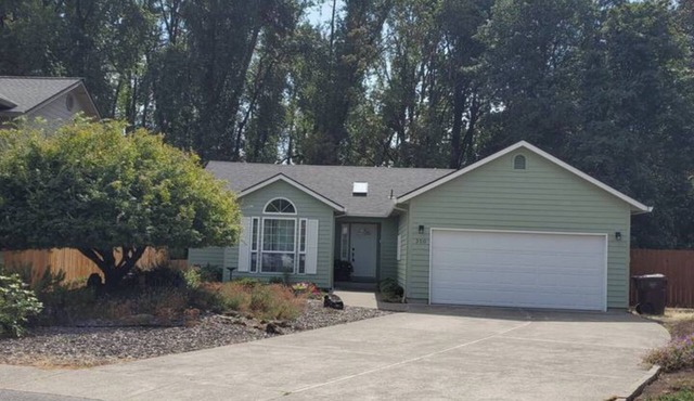 Charming private 2-bedroom house with WiFi, AC in enchanting Columbia City