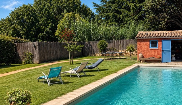Charming Property with Pool and Jacuzzi, 10 Minutes from Uzès