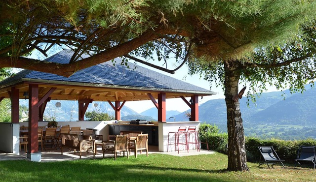 Charming property with an excellent view of the Pyrenees!