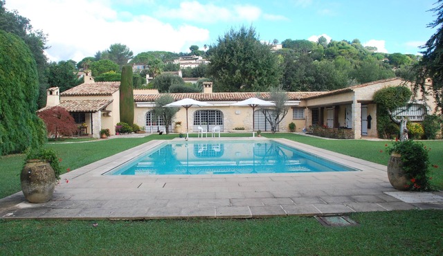 Charming Provencal farmhouse in the heart of nature. Peacefull. Just heaven on earth.