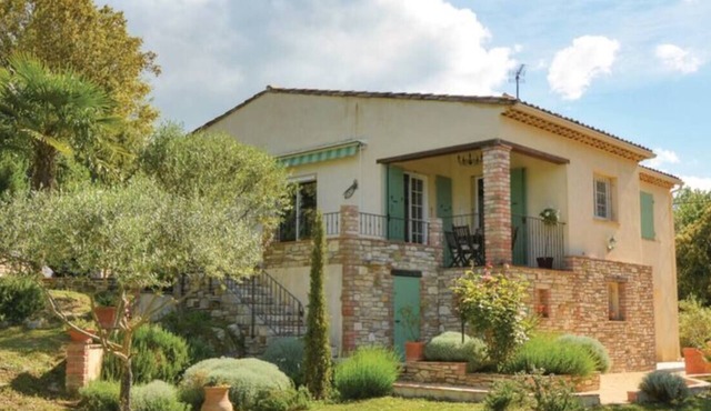 Charming Provençal villa with pool