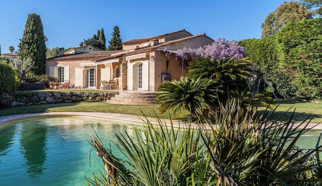 Charming provençal family house with swimming pool