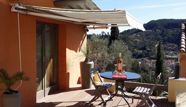 Charming Provençal village studio Var Côte d'Azur well located