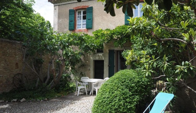 Charming Provençal holiday home with garden