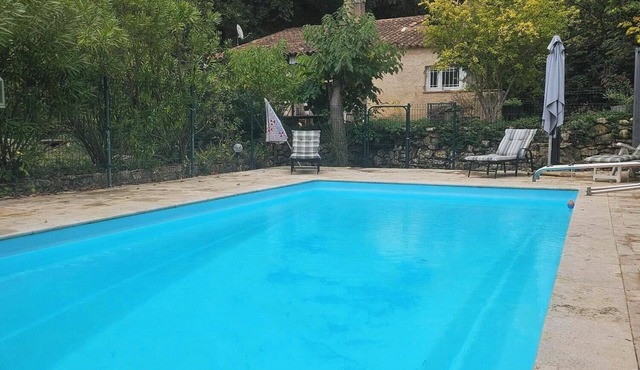 Charming provençal bastidon (Cottage), with swimming pool (fully equipped).