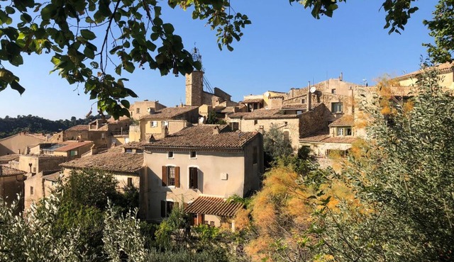 CHARMING PROVENCAL APARTMENT