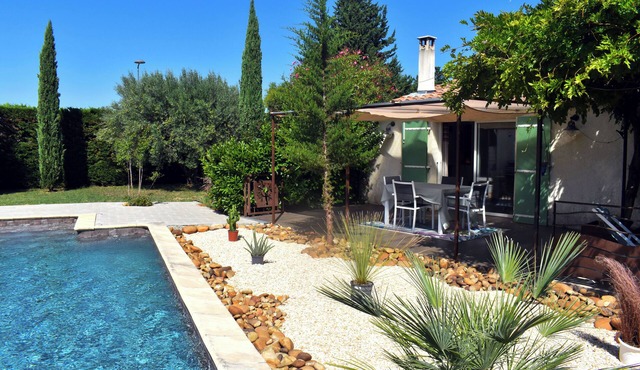 CHARMING PROVENCAL HOUSE NEAR PONT DU GARD