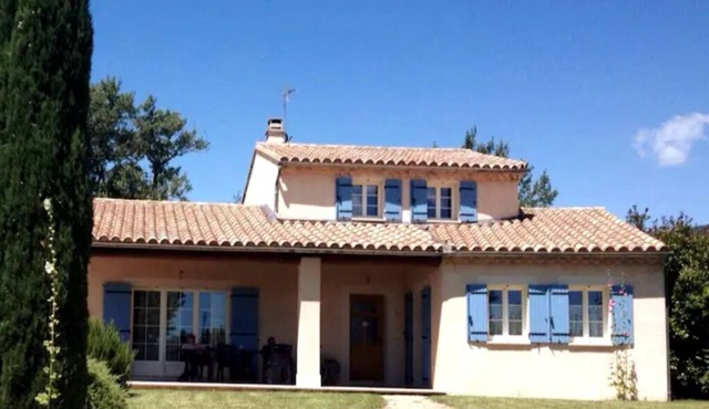 Charming Provencal house between lavender and vineyards