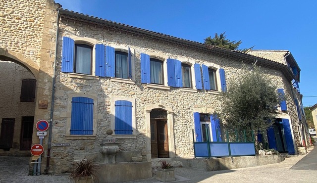 Charming Provencal house sleeps 6 (+ 4 optional)