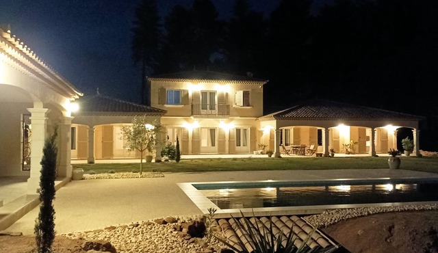 Charming Provençal villa with swimming pool and private jacuzzi in southern Ardèche.