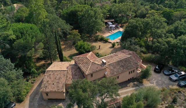 Charming provencal villa with beautiful garden and pool near Sainte-Maxime!