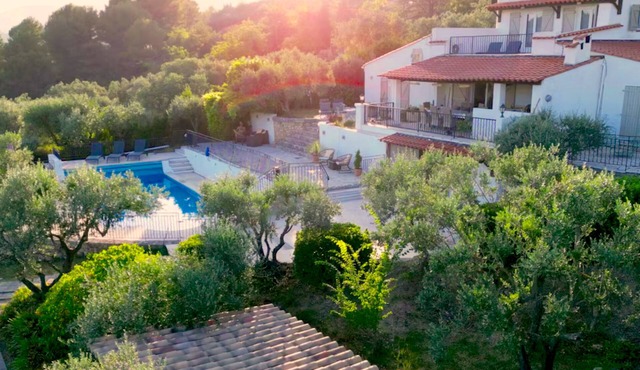 Charming Provence Villa La Passe: Luxurious Pool Retreat Near Claviers