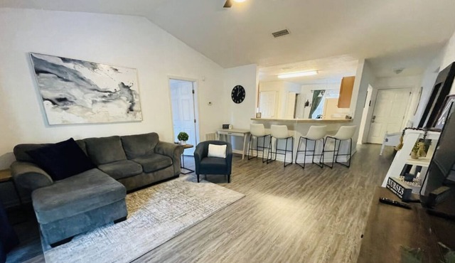 Charming & Quaint Family Home in a quiet Cul De Sac