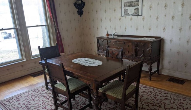 Charming Queen Anne near Colgate University