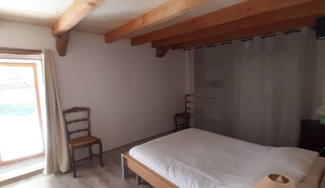 Charming Quercy barn from the mid-19th century 10 people