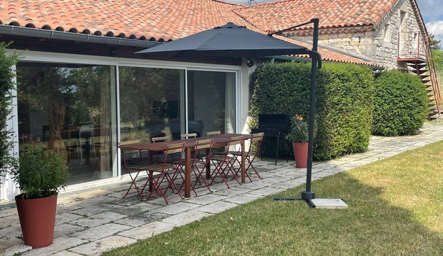 Charming Quercy country gîte for 6 people