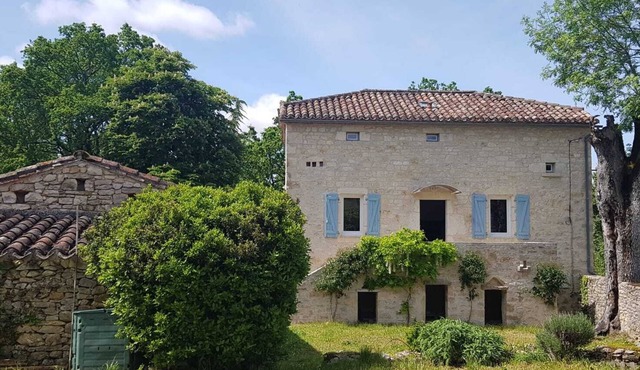 Charming Quercy house recently restored with great care.