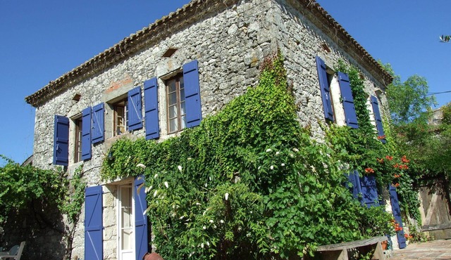 Charming Quercy stone house with pool near Montaigu de Quercy - Sleeps 6