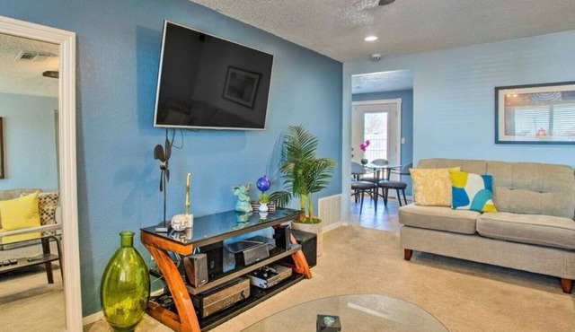 Charming quiet 3-bedroom house in nice neighborhood