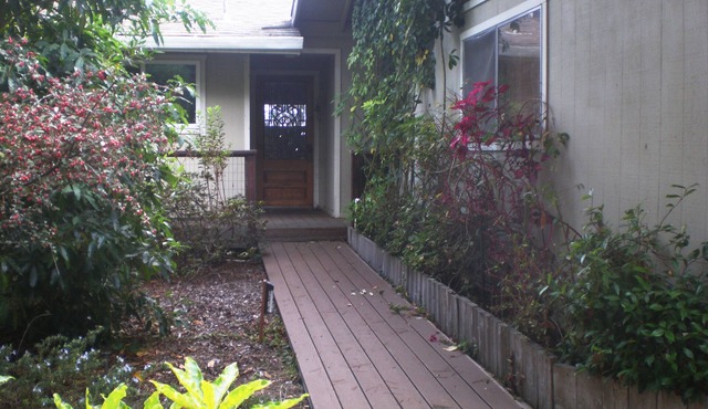 Charming, quiet, and private 3BR, 2BA in Aptos hills