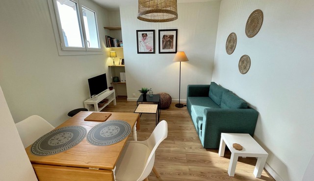 Charming, quiet apartment in an ideal location with an incredible view!