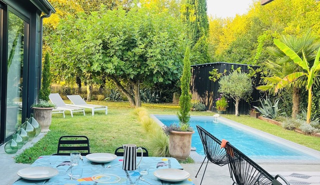 Charming, quiet canal-side house