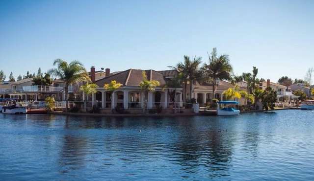 Charming, quiet, elegant, luxury lake front, Newport Beach, Laguna Beach