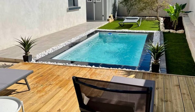 Charming, QUIET ground floor villa with private pool