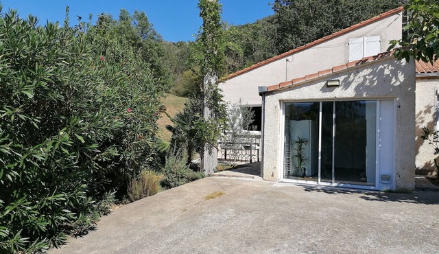 Charming Quiet House in Reynes Close to Les Cures and the Côte Vermeille