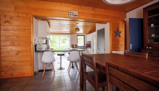 Charming, quiet house with large enclosed garden, a stone's throw from the forest