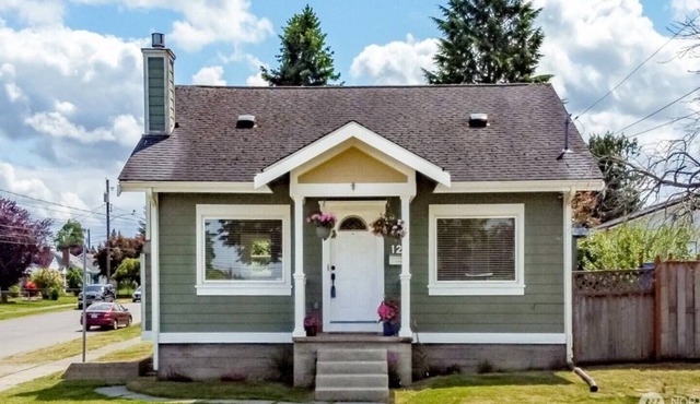 Charming quiet Tacoma Bungalow near Dome/Downtown
