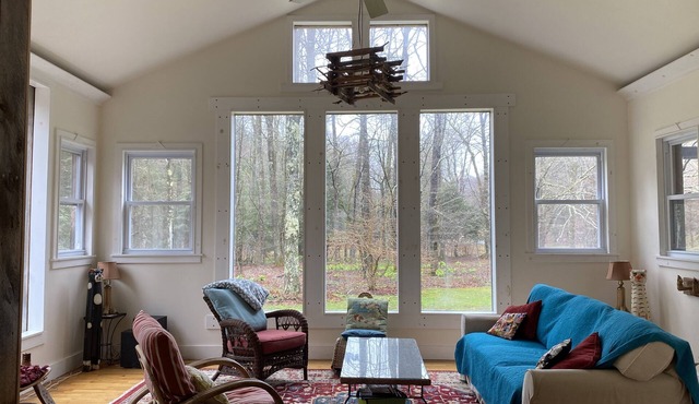 Charming, Quiet Country House that is Open to the Outdoors