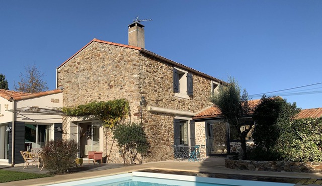 Charming quiet villa with swimming pool, near Nantes