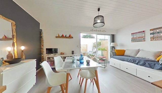 Charming Renovated Studio for 4 near Lutins Beach with Terrace and Parking