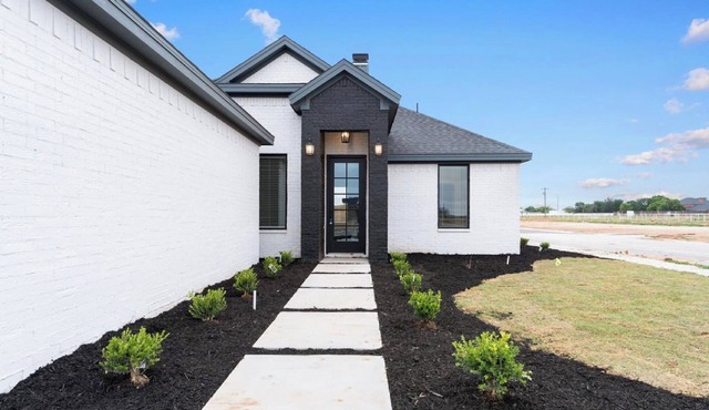 Charming ranch house in delightful Lubbock