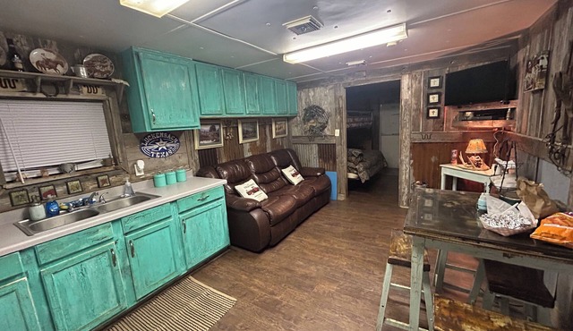 Charming Ranch Retreat: Cozy 2-Bedroom Sleeps 9!