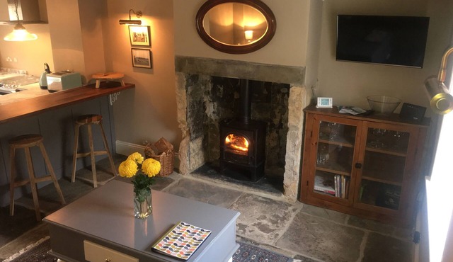 Charming, recently renovated, cosy cottage for two in Wetherby