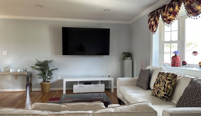 Charming Recently Renovated 3-bedroom home in Temple Hills