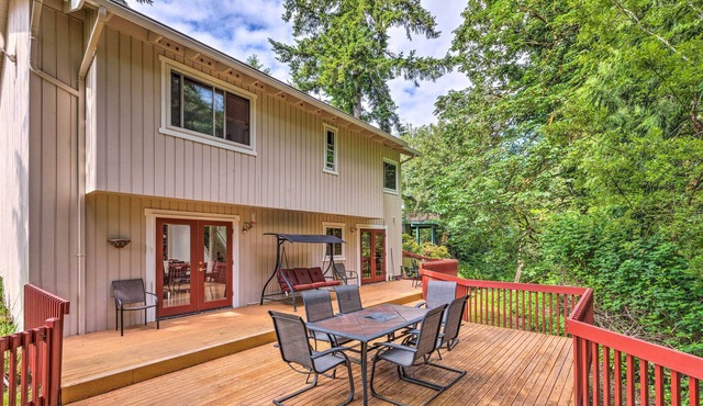 Charming Redmond Home: 14 Mi to Dtwn Seattle!