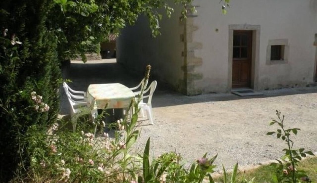 Charming Renovated Cottage with Large Garden near Épinal